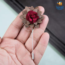 Load image into Gallery viewer, Flower Wooden Brooch