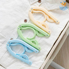 Load image into Gallery viewer, Foldable Cloth Hangers