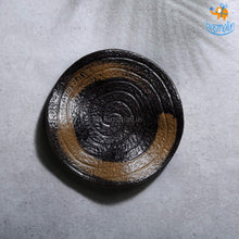 Load image into Gallery viewer, UFO Shaped Artisan Handmade Plate
